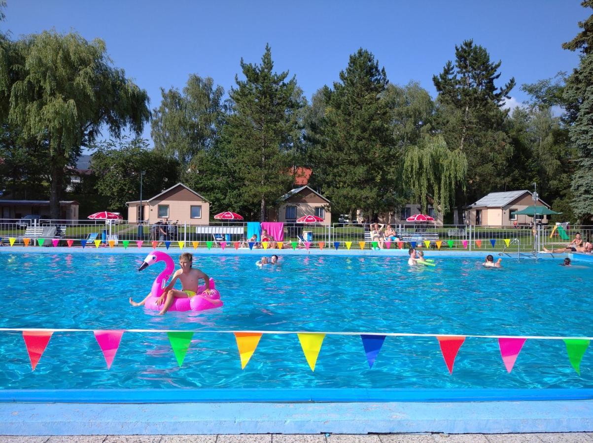 Camping Roznov Rožnov pod Radhoštěm Exteriör bild