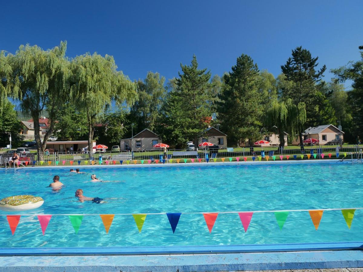 Camping Roznov Rožnov pod Radhoštěm Exteriör bild
