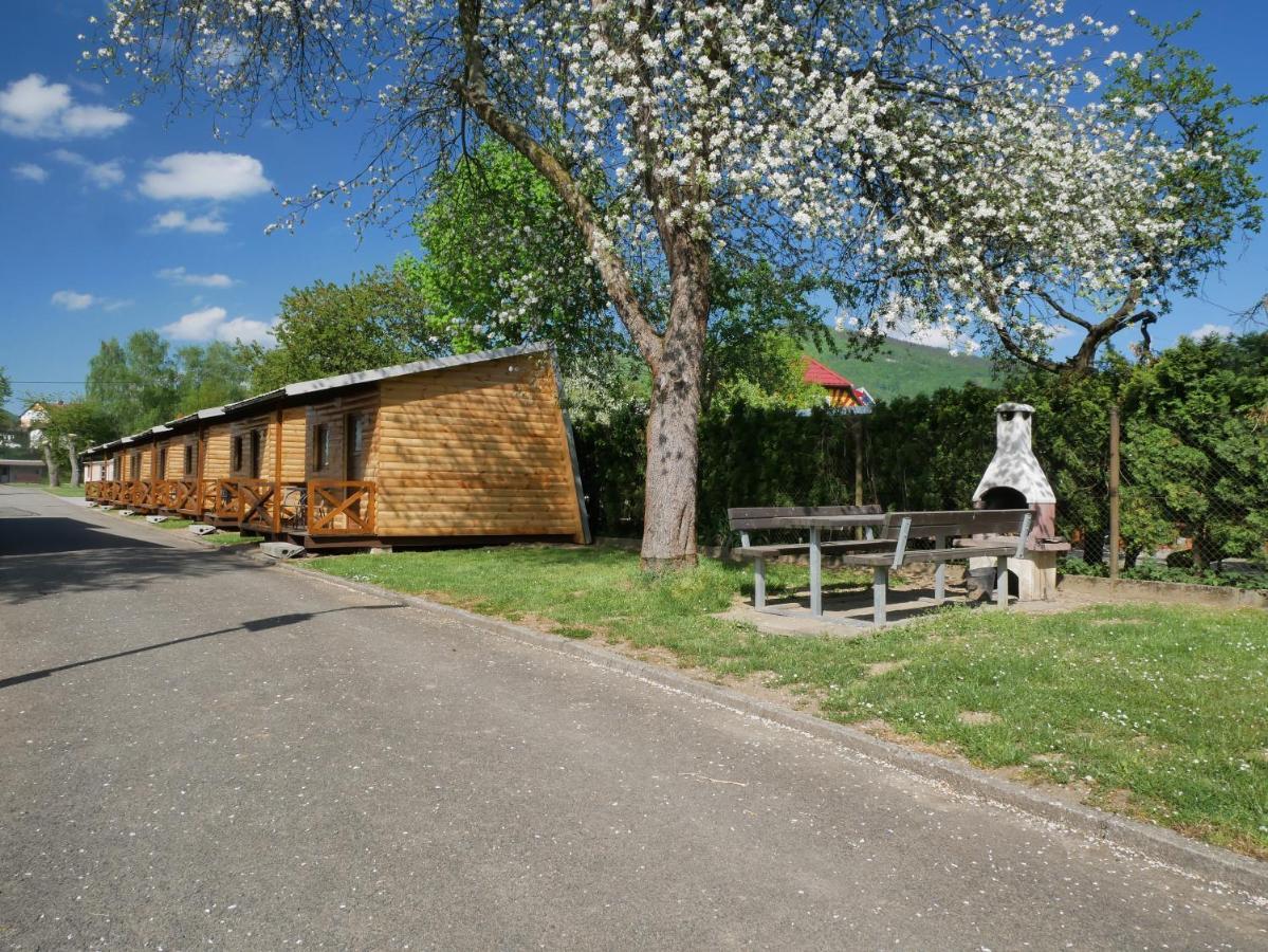 Camping Roznov Rožnov pod Radhoštěm Exteriör bild