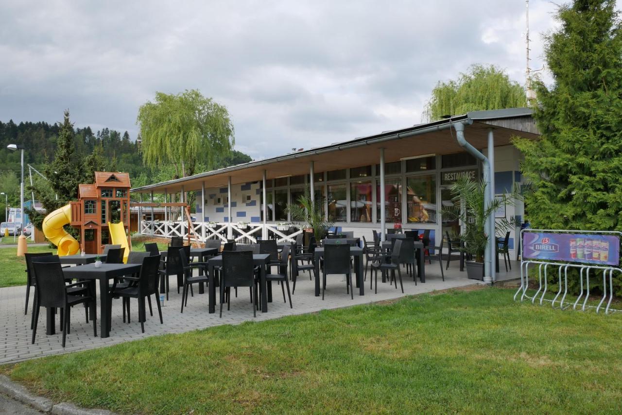 Camping Roznov Rožnov pod Radhoštěm Exteriör bild