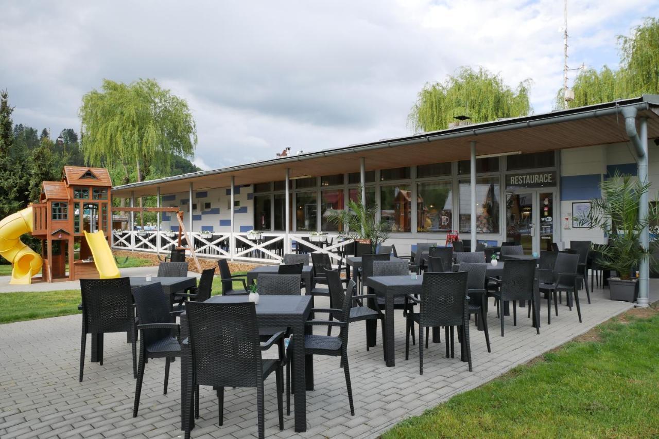 Camping Roznov Rožnov pod Radhoštěm Exteriör bild