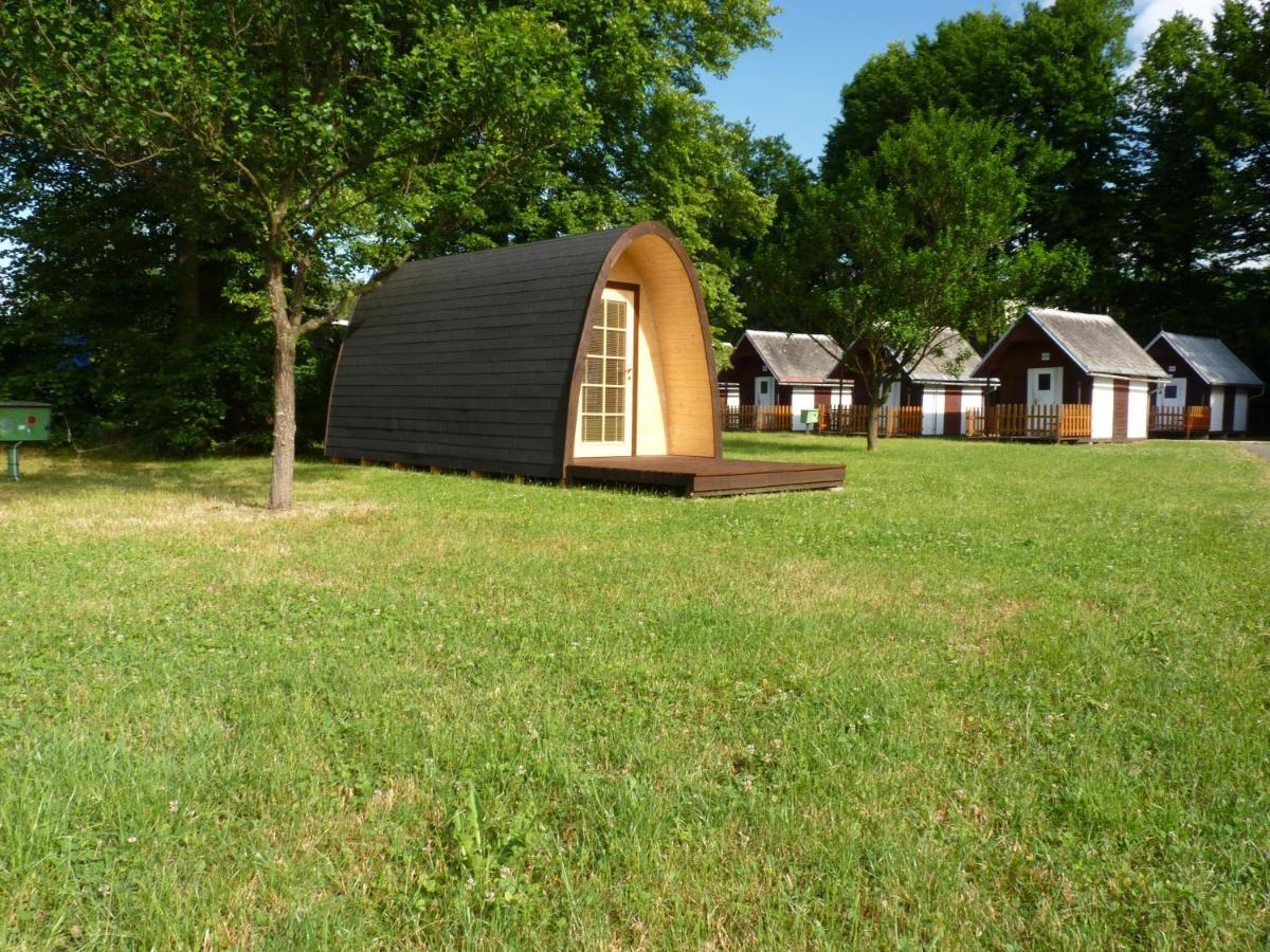 Camping Roznov Rožnov pod Radhoštěm Exteriör bild