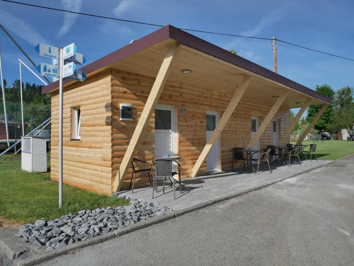 Camping Roznov Rožnov pod Radhoštěm Exteriör bild