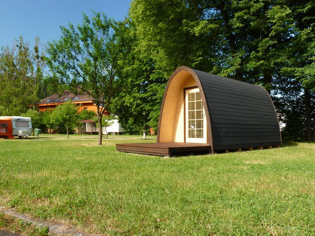 Camping Roznov Rožnov pod Radhoštěm Exteriör bild