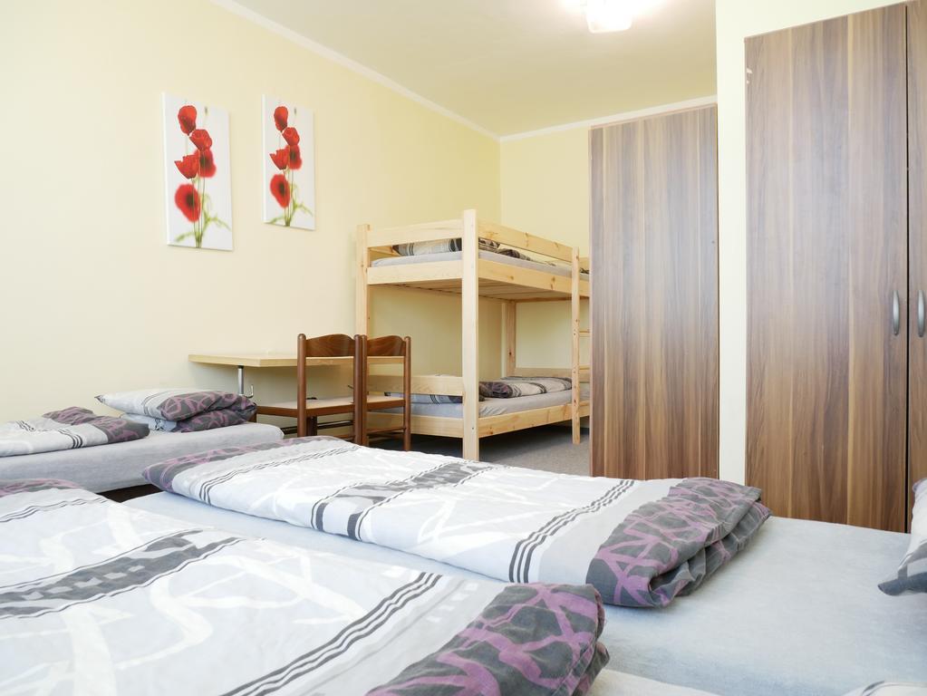 Camping Roznov Rožnov pod Radhoštěm Exteriör bild