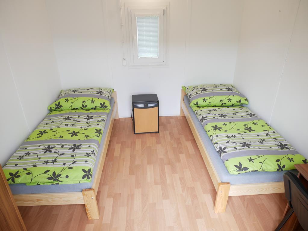 Camping Roznov Rožnov pod Radhoštěm Exteriör bild